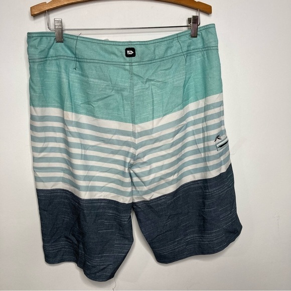 Rusty board Shorts striped size 36 - Picture 5 of 8